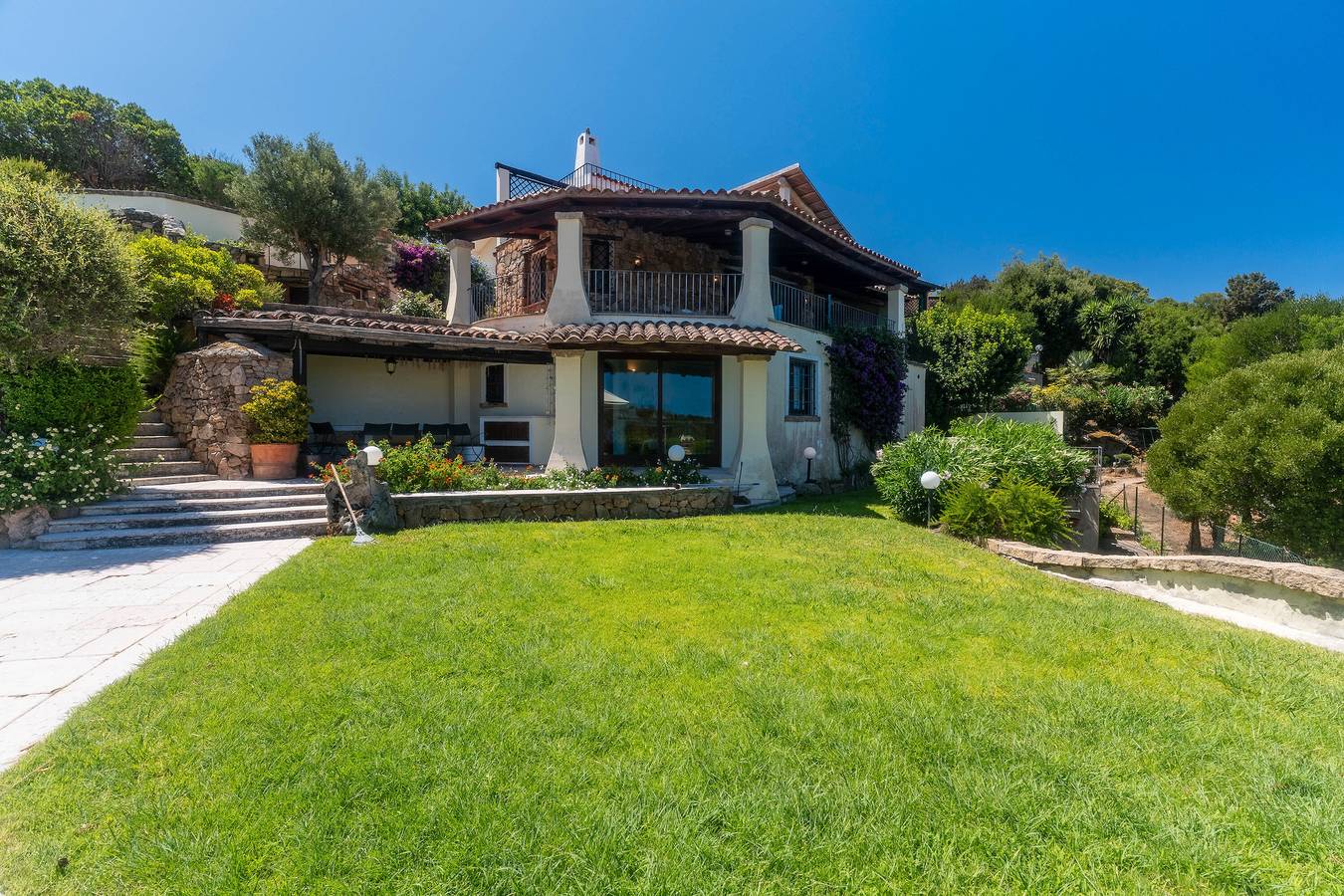Villa 'Cala Bitta' with Sea View, Wi-Fi and Air Conditioning in Arzachena, Costa Smeralda