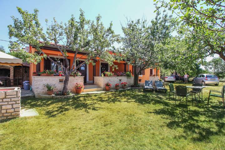 Location de vacances pour 4 personnes, avec jardin à Svetvinčenat - 3