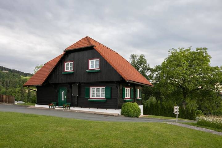 Ferienhaus für 9 Personen, mit Garten und Ausblick in Weststeiermark