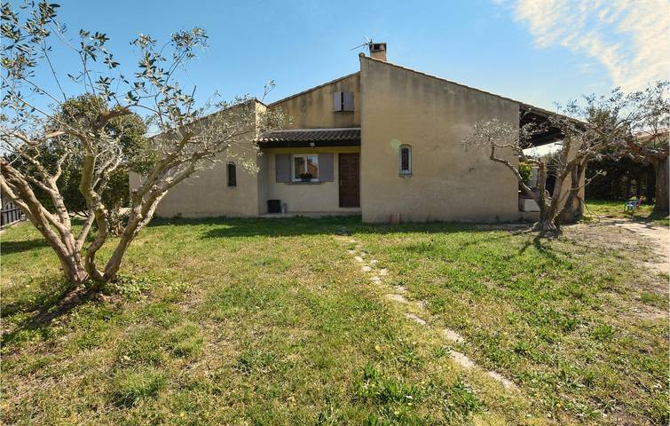 Gemütlicher Dschungel: 92 qm, WiFi, Parkplatz, Garten bei Rognonas in Rognonas, Arles und Umgebung