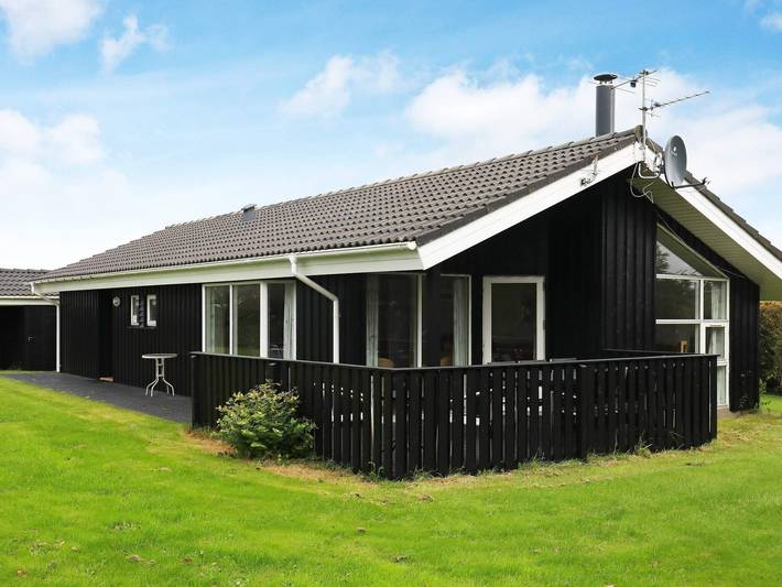 Ferienhaus für 8 Personen, mit Terrasse und Sauna sowie Garten und Whirlpool in lønstrup