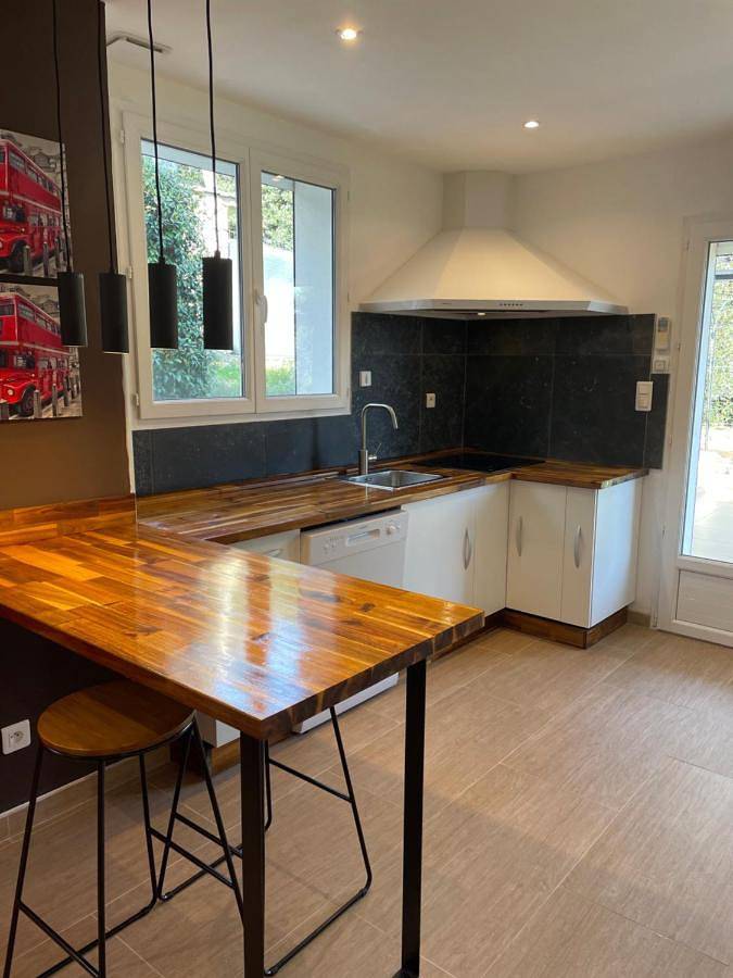 Appartement de vacances pour 2 personnes, avec Terrasse et Jardin ainsi que Piscine et Vue