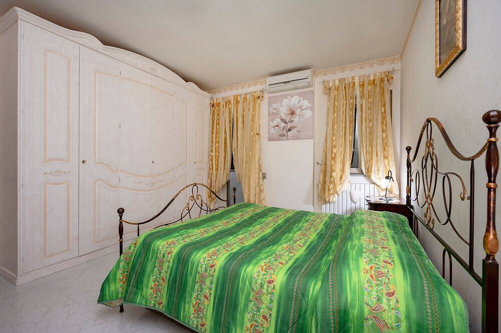 Appartamento intero, Appartamento 'Alberobello Relax' con Balcone e Aria Condizionata in Alberobello, Comune di Alberobello