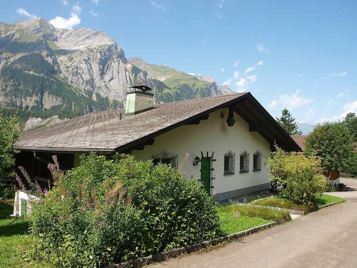 Ferienhaus für 6 Personen, mit Balkon und Garten in Kandersteg