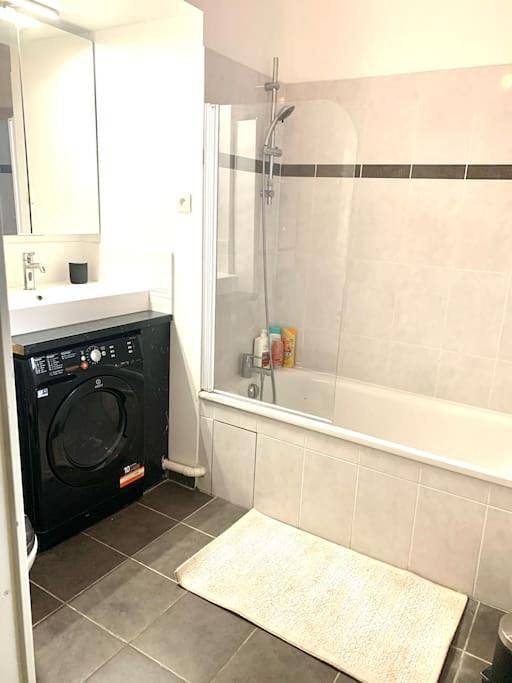 Gîte pour 4 personnes, avec balcon dans La Plaine Saint-Denis - 3