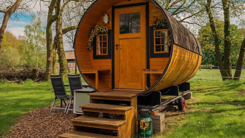 Wohnmobil für 4 Personen, mit Sauna und Garten in Niedersachsen