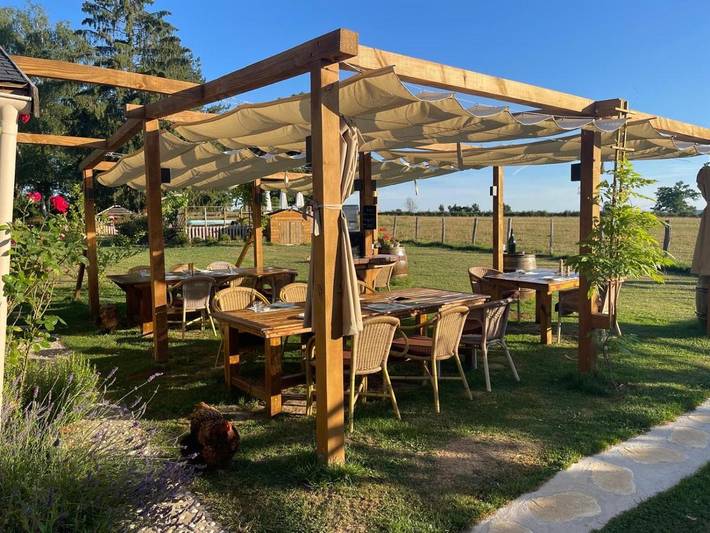 Chambre d’hôte pour 4 personnes, avec piscine et vue ainsi que terrasse et jardin à Marcheseuil - 2