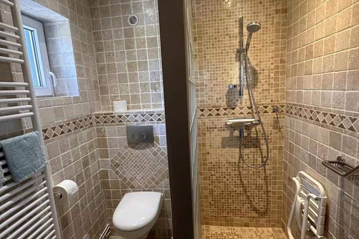 Gîte pour 2 personnes, avec piscine et jardin à Vendat - 4