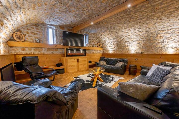 Villa pour 7 personnes, avec vue et jardin, adapté aux familles dans le Jura