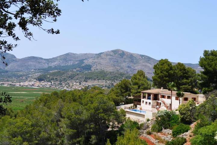 Chalet para 10 personas, con piscina y vistas además de terraza y jardín, Se admiten mascotas - 1