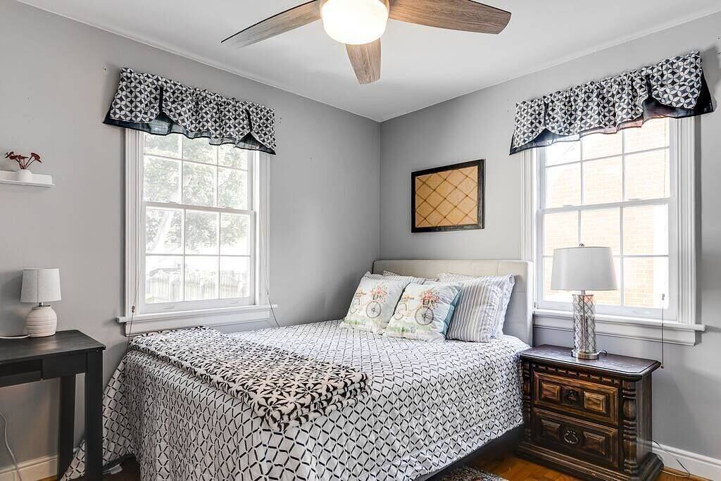 The Sweet Retreat Rva • Fenced Yard • Fire Pit • Parking in Richmond, Virginia