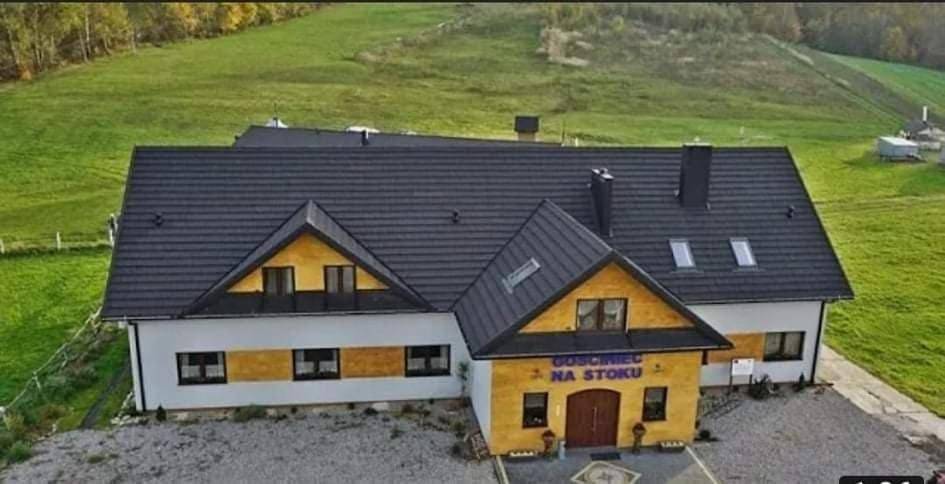 Gościniec Na Stoku pokoje 2,3,4 osobowe, cisza, spokój, widok na stok narciarski, lasy, łaki in Lublin region