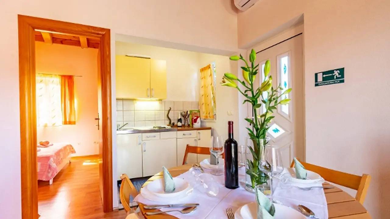 Ganze Ferienwohnung, Ferienwohnung für 4 Personen (42 m²) in Kneza in Račišće (Dalmatien), Korcula