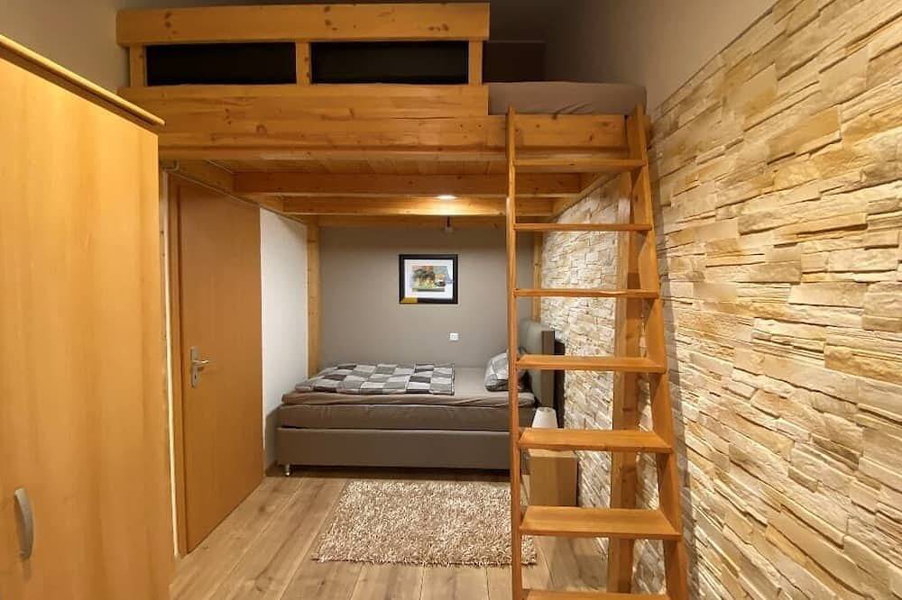 Ganze Wohnung, Gemütlicher Bungalow 75 m2 für bis zu 6 Personen in Wackersdorf, Naturpark Oberpfälzer Wald