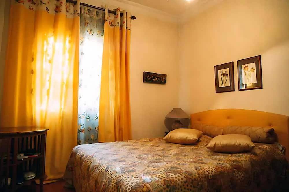 Spacious Luxury Villa with Private Pool & Lush Gardens – Close to City & Beach in Alexandroupolis, Evros