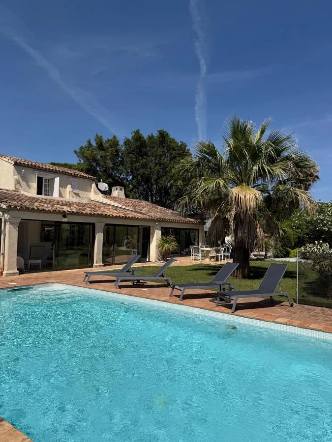 Chalet para 8 personas, con piscina y jardín además de vistas y terraza - 1