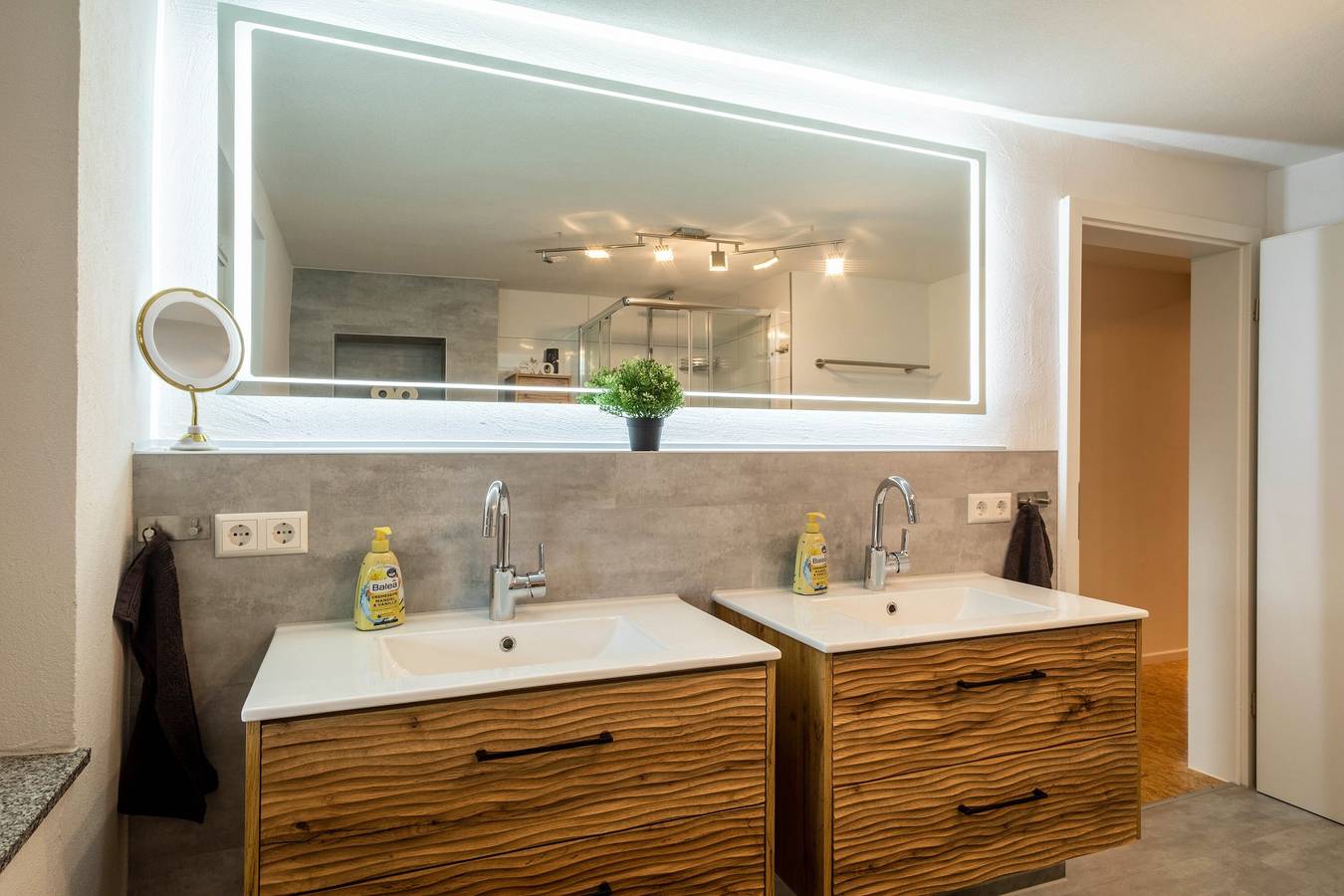 Ganze Wohnung, Ferienwohnung Ellenweiler für bis zu 15 Personen mit Wlan, Terrasse und Garten in Friedrichshafen, Region Bodensee-Oberschwaben