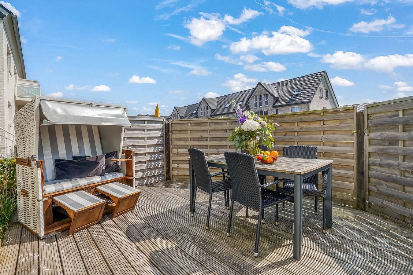 Ganze Wohnung, Moderne Ferienwohnung mit Balkon und Terrasse in strandnaher Lage in Hörnum. in Hörnum, Sylt