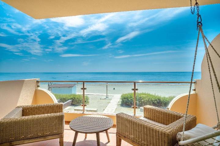 Apartamento de vacaciones para 8 personas, con jardín además de piscina y vistas - 1