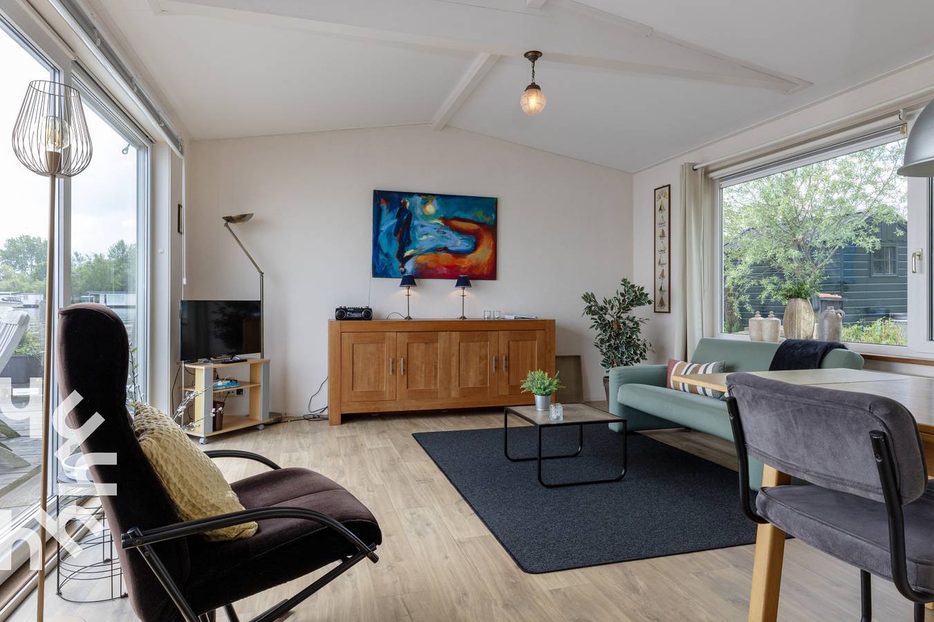 Comfortabele 2 persoons woonboot nabij Giethoorn met prachtig uitzicht over het meer in Nationaal Park Weerribben-Wieden