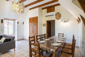 Gîte pour 8 Personnes dans Almont-les-Junies, Aveyron, Photo 3