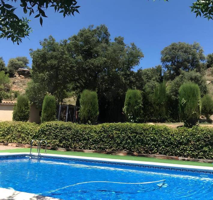 Casa rural con piscina para 3 personas, con Terraza y Jardín además de Piscina y Vistas en Solsonés
