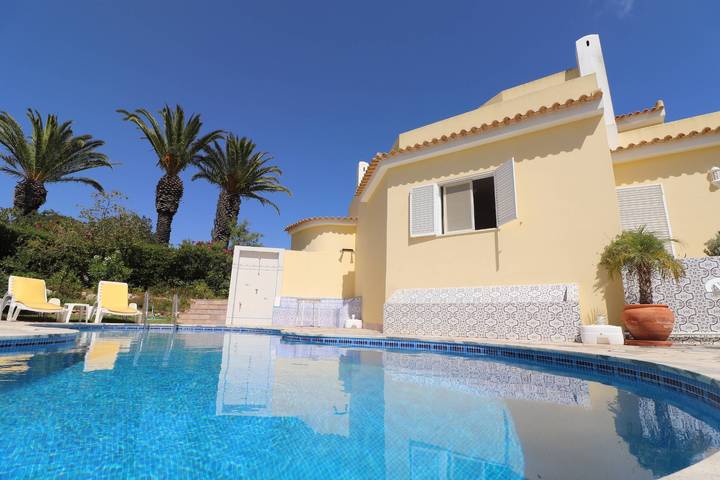 Ferienhaus für 6 Personen, mit Balkon und Garten in Lagoa - 2