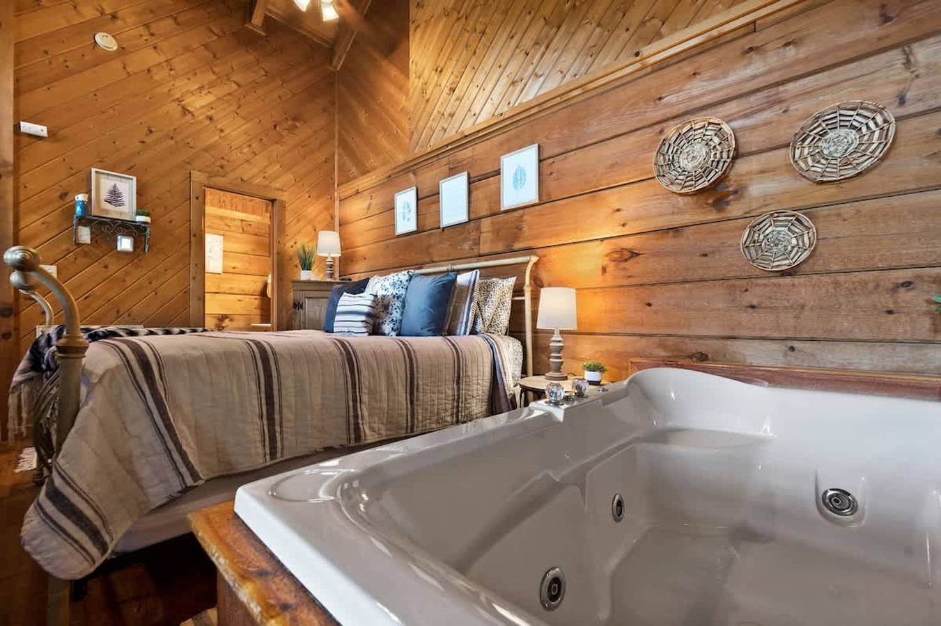 Ganze Wohnung, View Location Studio Log Cabin Hot Tub Fireplace in Pigeon Forge, Sevier County