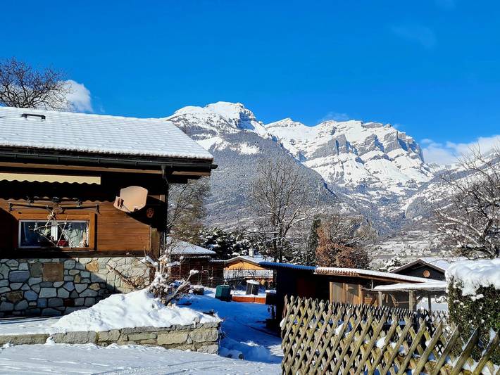 Ferienwohnung für 4 Personen, mit Balkon und Terrasse sowie Garten und Ausblick in Chandolin