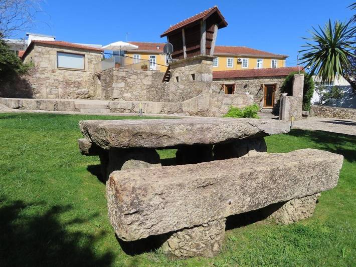 Location de vacances pour 2 personnes, avec piscine ainsi que vue et jardin dans Oliveira de Azeméis