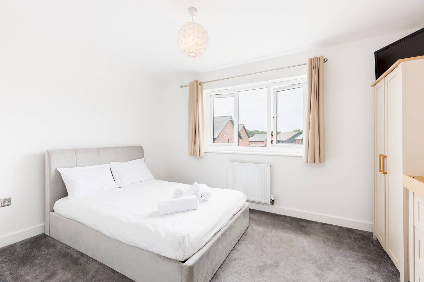 Spacious, Family Home Near Warwick Castle & L Spa - Pass the Keys in Warwick, Warwickshire