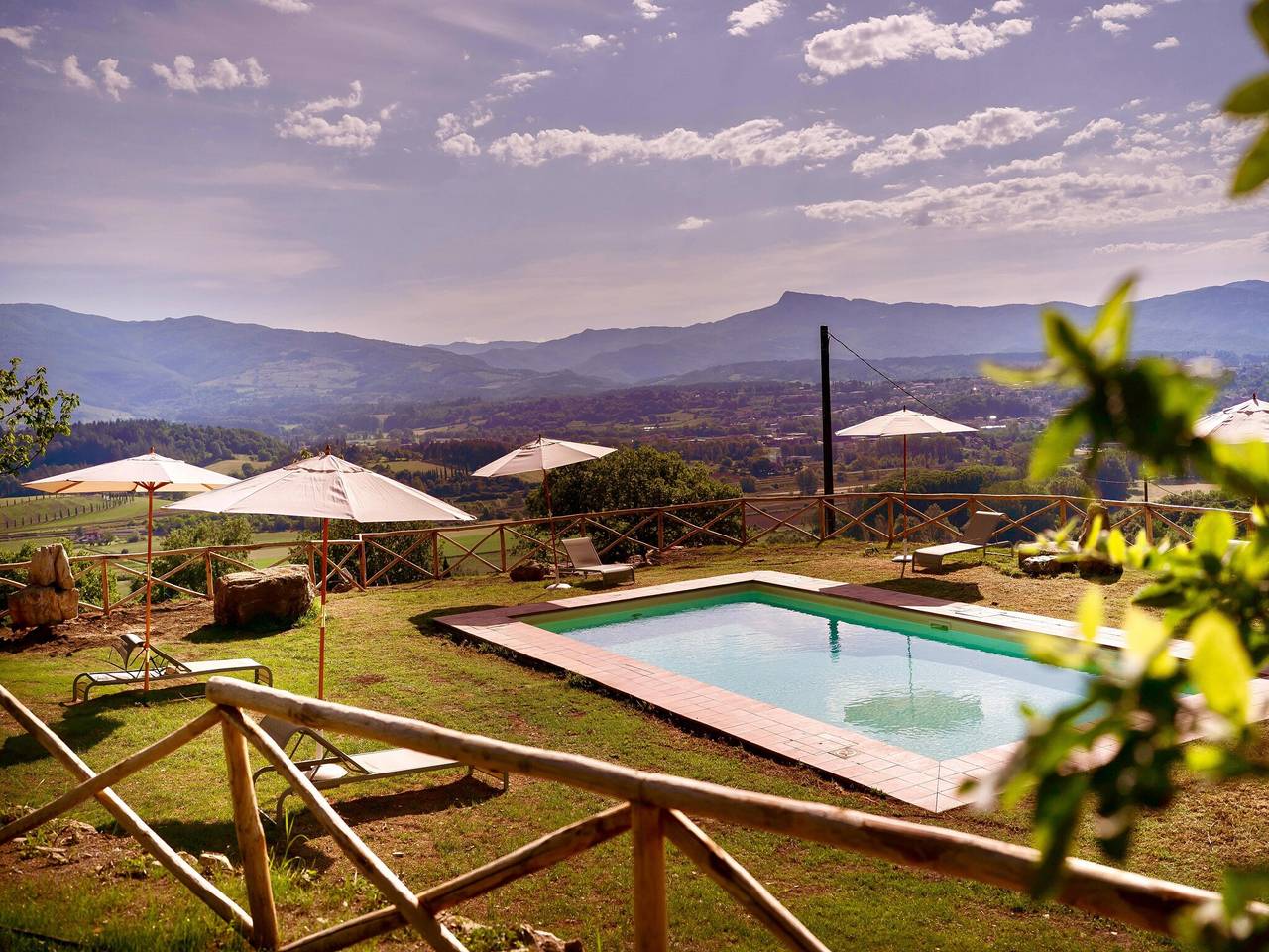 Villa in der Toskana mit Pool & Sportplatz in Poppi, Casentino