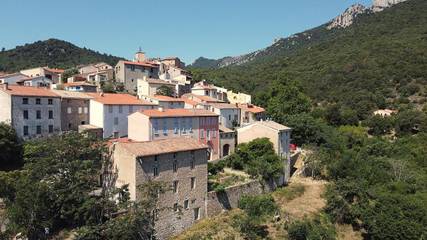 Cottage pour 2 personnes, avec jardin et jacuzzi, adapté aux familles dans Gorges du Verdouble