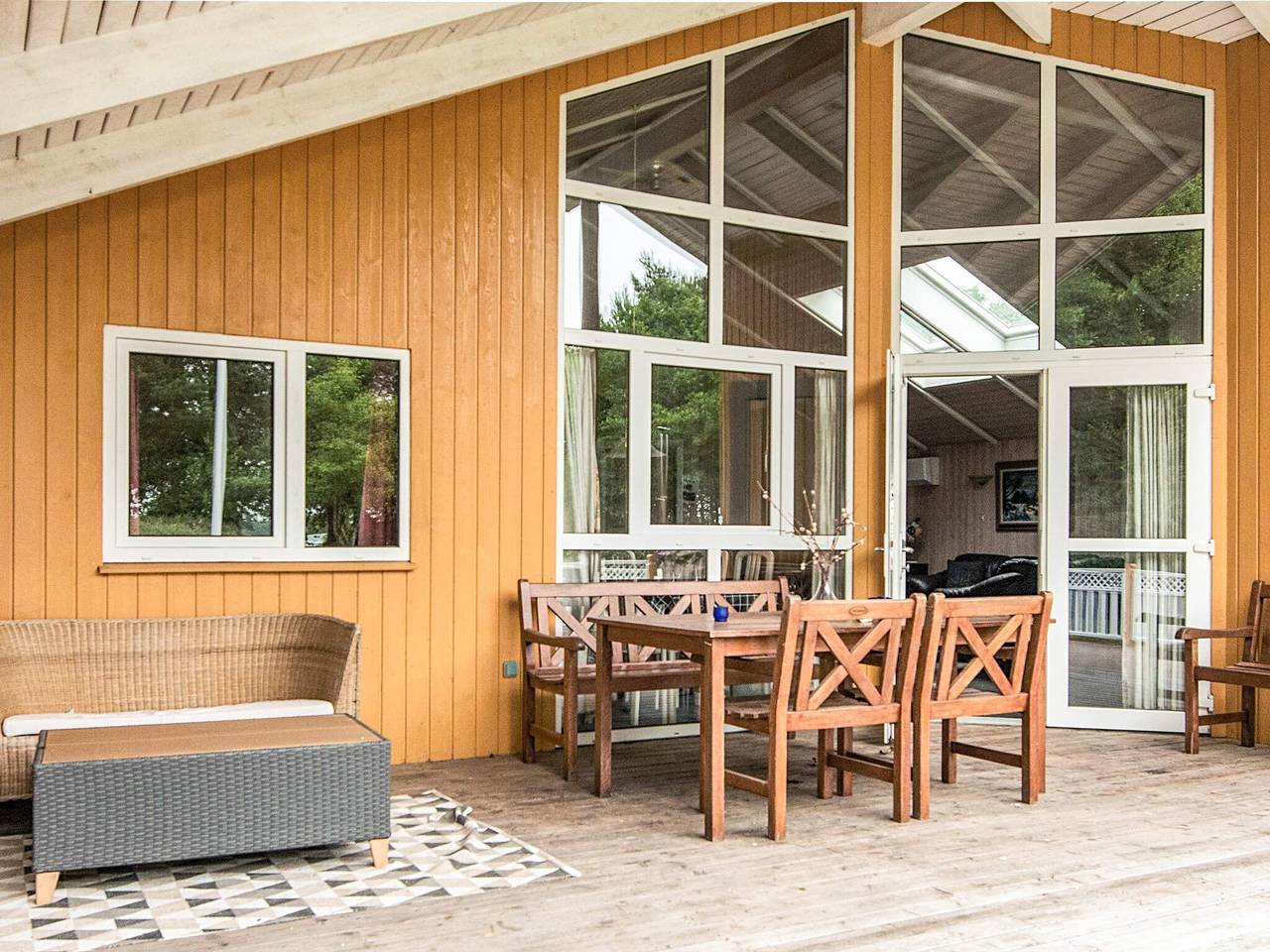 Seeblick-Ruckzug mit Spa in Varde