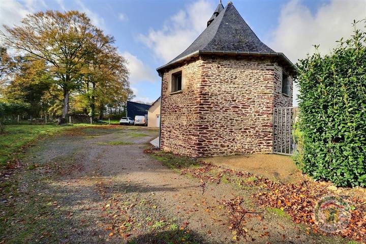 Gîte pour 4 personnes, avec Terrasse ainsi que Jardin et Vue à Gaël (Ille-et-Vilaine)