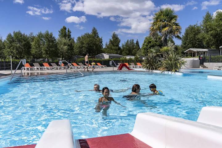 Camping pour 4 personnes, avec piscine et terrasse, animaux acceptés à La Trinité-sur-Mer - 2