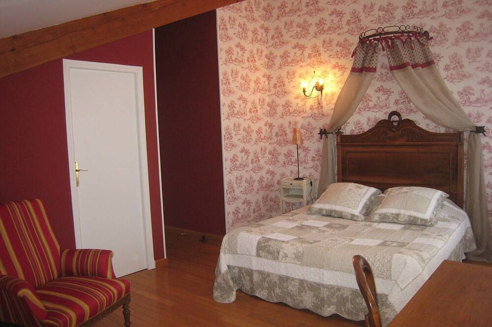 Chambre d'hôtes « Les Charmilles - Chambre Rouge » in Charny-sur-Meuse, Verdun