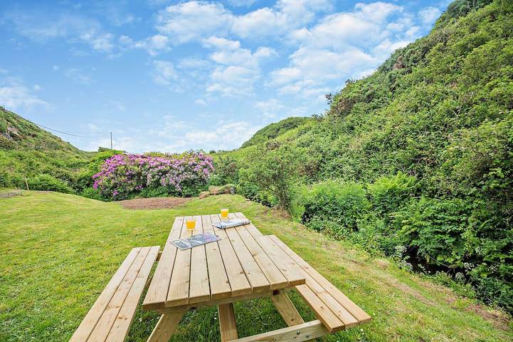 Holiday rental for 4 people, with garden in Aberdaron