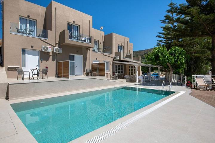 Appart’hôtel pour 2 personnes, avec Balcon ainsi que Piscine et Vue