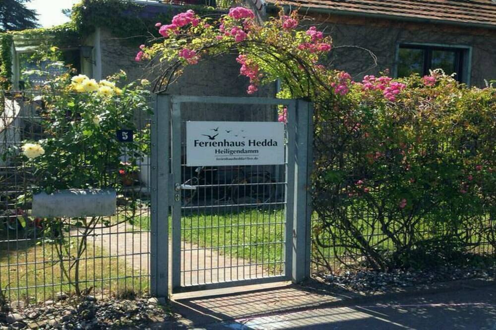 Ganze Wohnung, Helle Ferienwohnung, familienfreundlich, in ruhiger Lage, Strandnähe, 4 Personen in Heiligendamm, Rostock und Umgebung