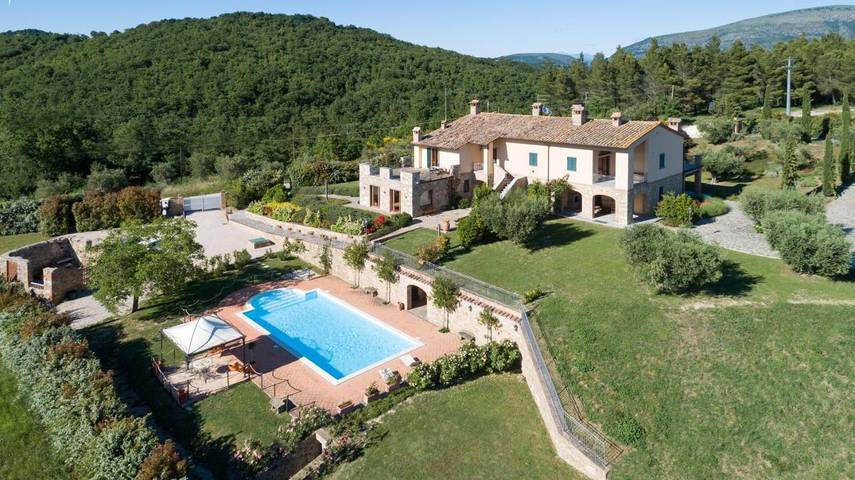 Appartamento per 3 persone, con Terrazza e Giardino nonché Piscina e Panorama a Corciano