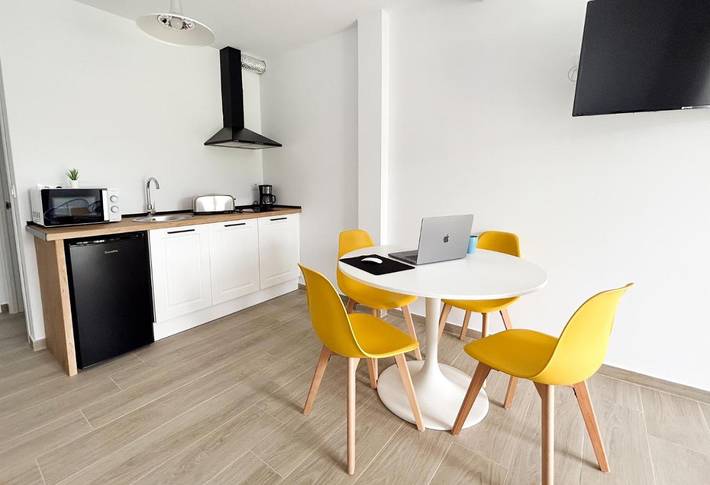 Gîte pour 3 personnes, avec vue et jardin, animaux acceptés dans Cóbreces - 4