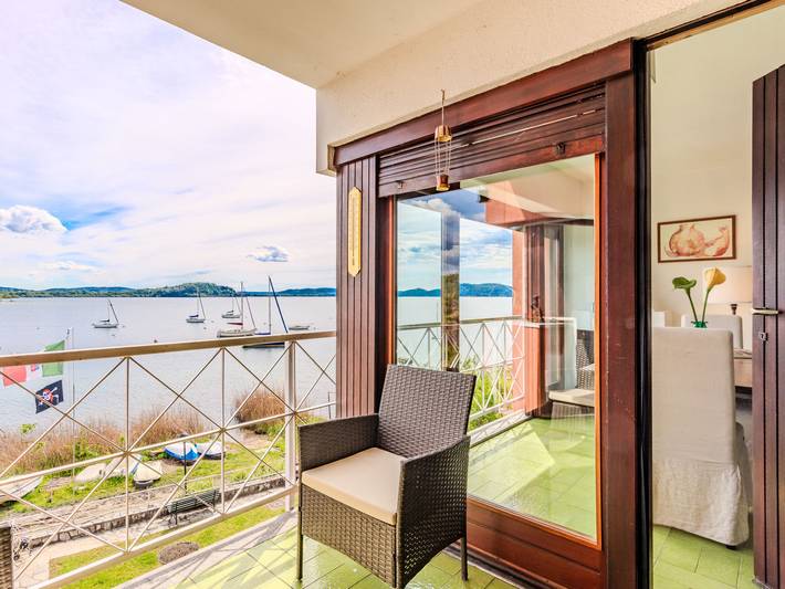 Ferienwohnung für 5 Personen, mit Garten und Seeblick sowie Balkon, mit Haustier am Lago Maggiore
