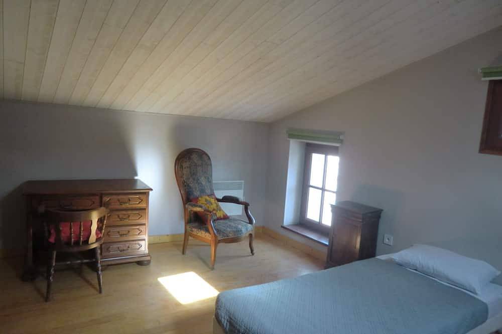 Maison  Renovee  Dans  Petit Village   De  Charme  45Mn Des Stations in Auzelles, Région d'Ambert