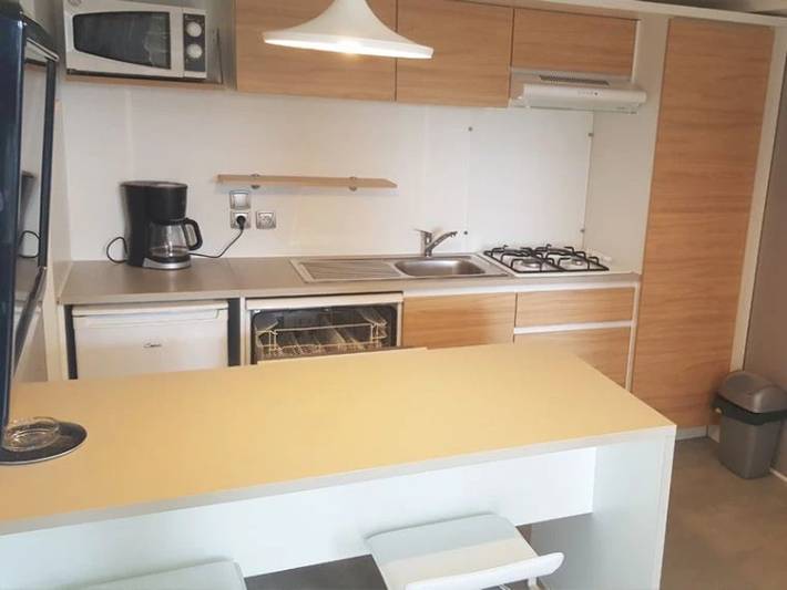 Camping pour 4 personnes, avec bassin pour enfant ainsi que piscine et terrasse à Saint-Cyprien - 3
