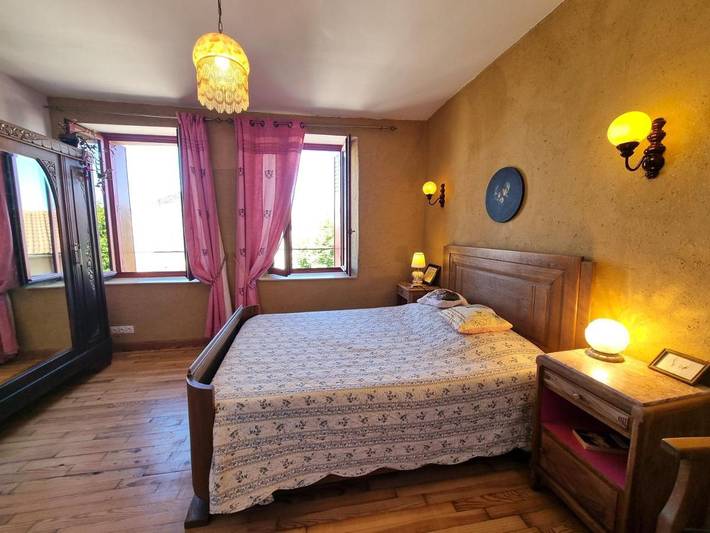 Location de vacances pour 7 personnes, avec Jacuzzi et Terrasse ainsi que Sauna et Vue à Rozier-Côtes-d'Aurec - 4