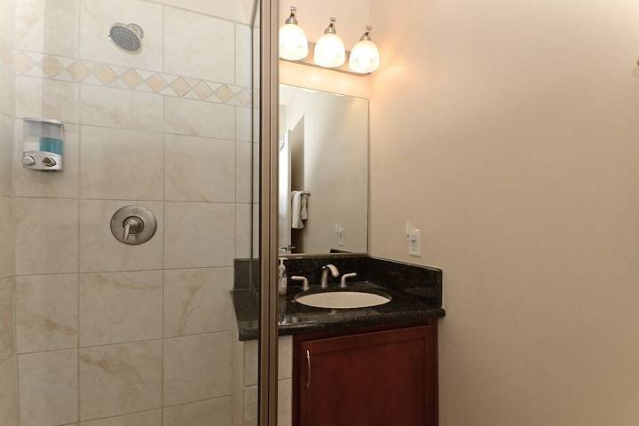 Vacation rental for 6 people, with hot tub and balcony in Oak Creek