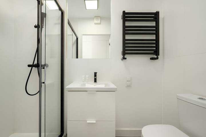 Entire holiday apartment, Cozy Studio in Wroclaw | Close to Magnolia Park, Smart Tv in Wrocław, Lower Silesia