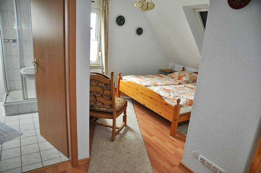 Doppelzimmer, Dusche, Wc, gartenseitig in Salzhausen, Nordheide