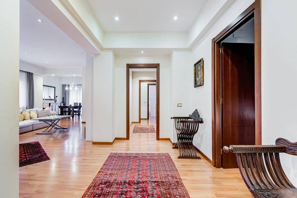 Appartamento intero, Exclusive Apartment in Eur Lake in Eur (Roma), Roma